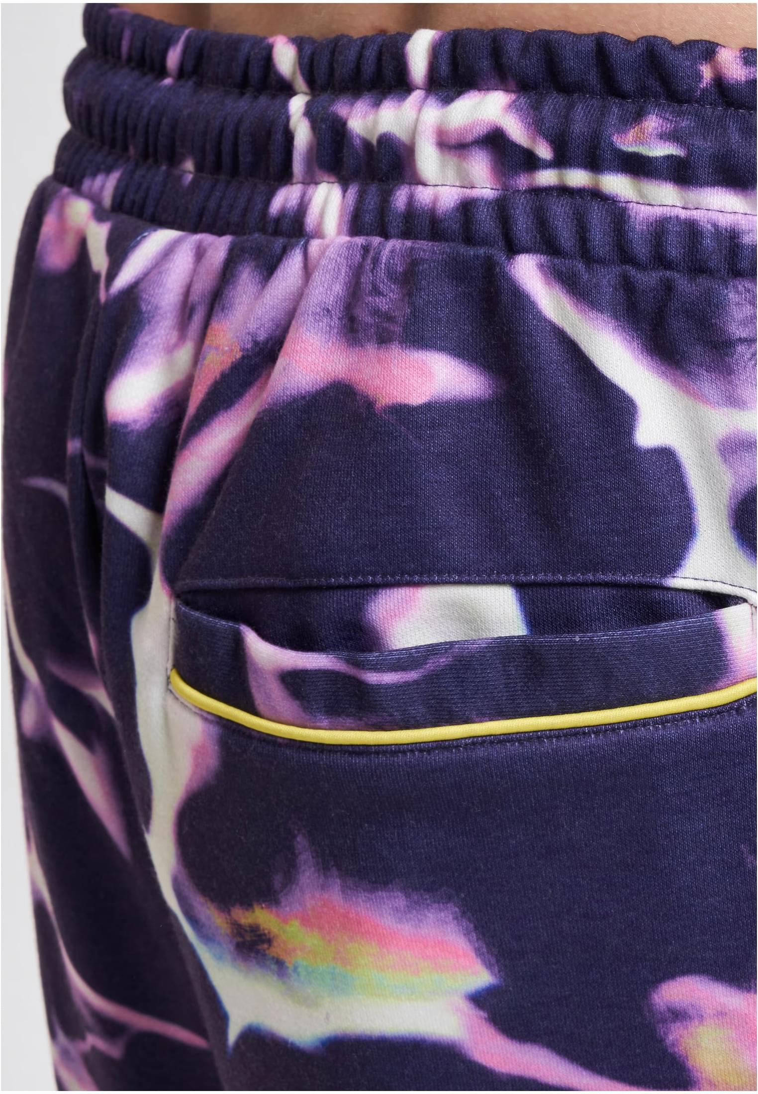 Just Rhyse Pantaloni della tuta Reflections purple/coloured