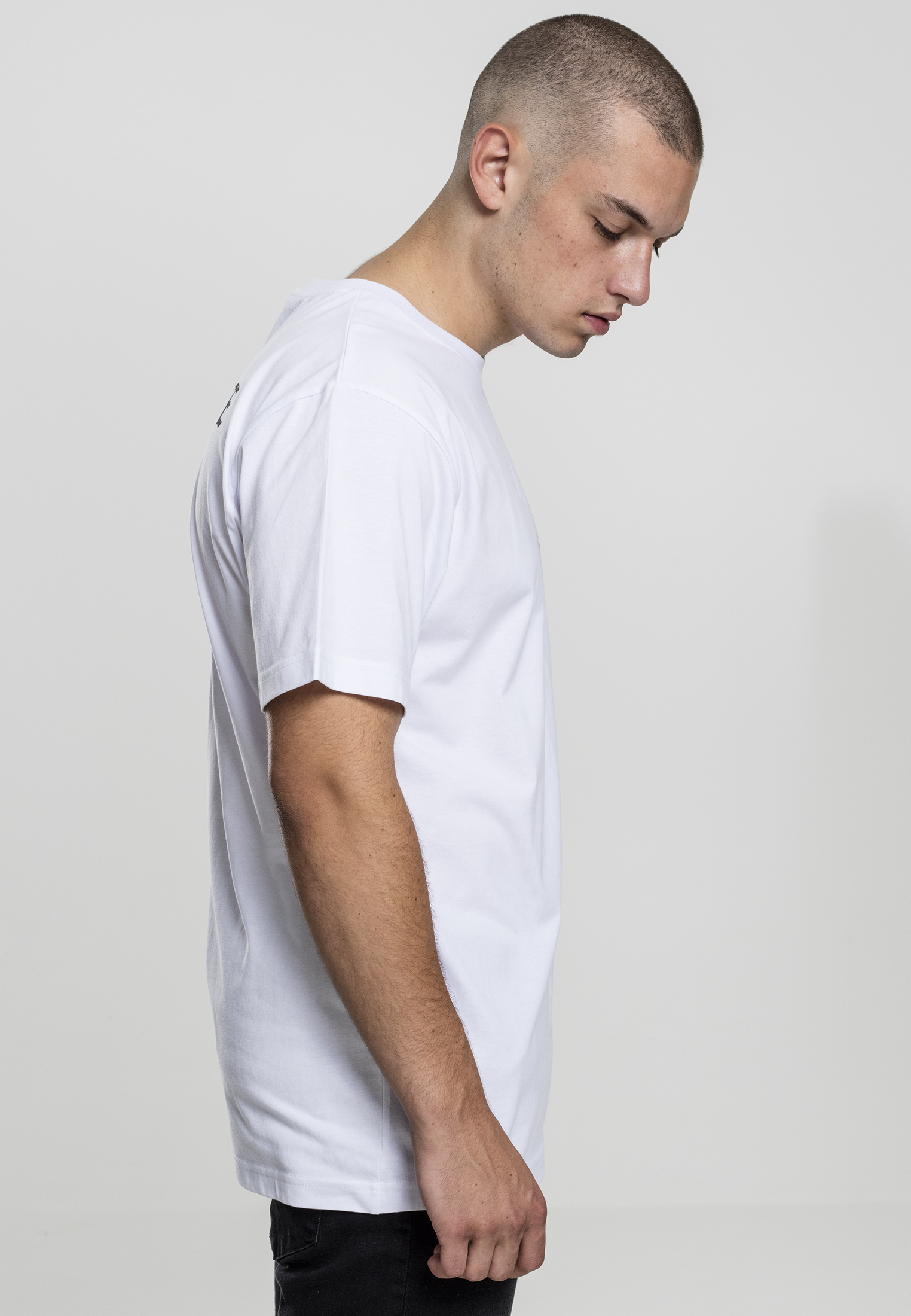 White tee перевод. White Tee кто поет.