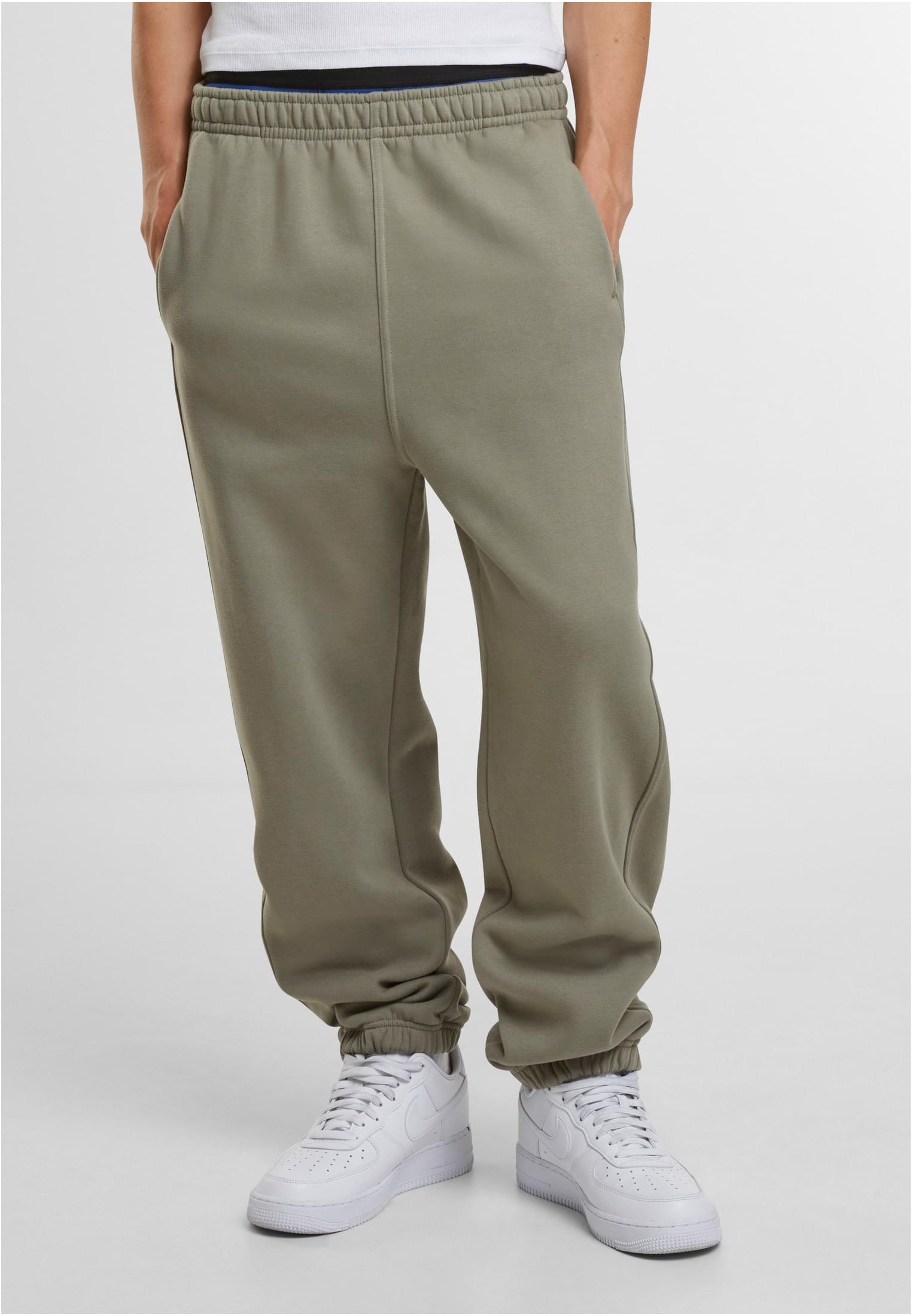 UC Men Pantaloni della tuta palegreen