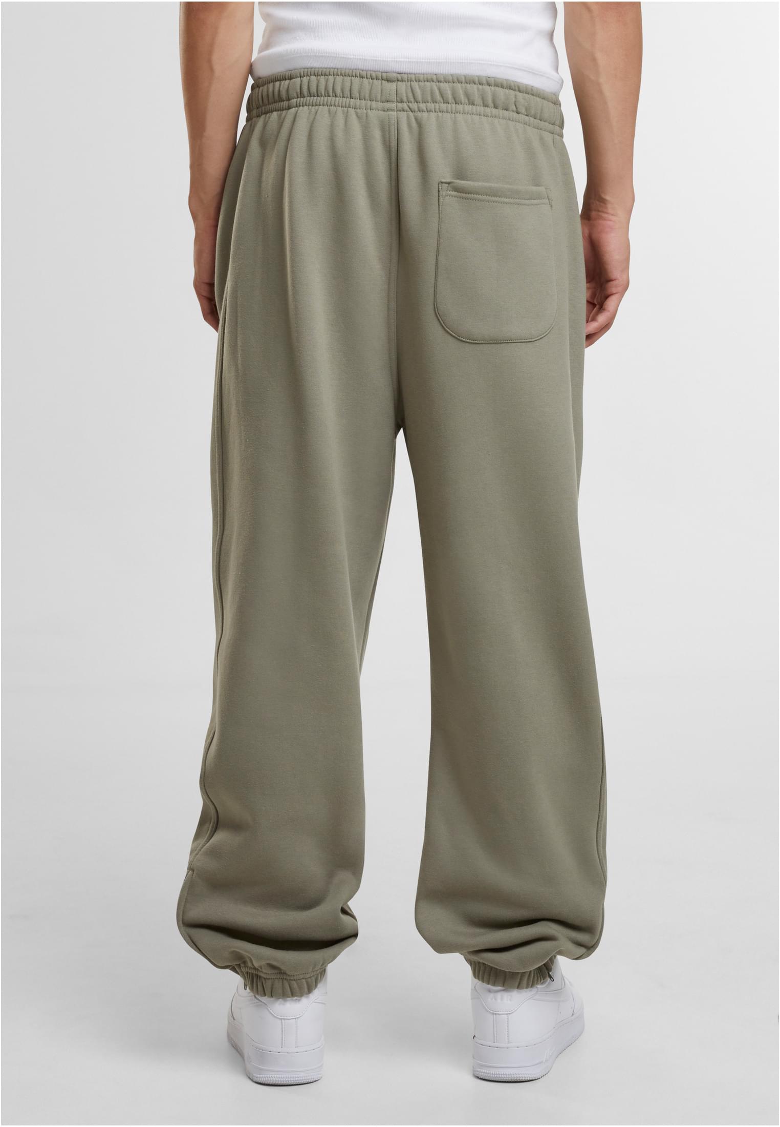 UC Men Pantaloni della tuta palegreen