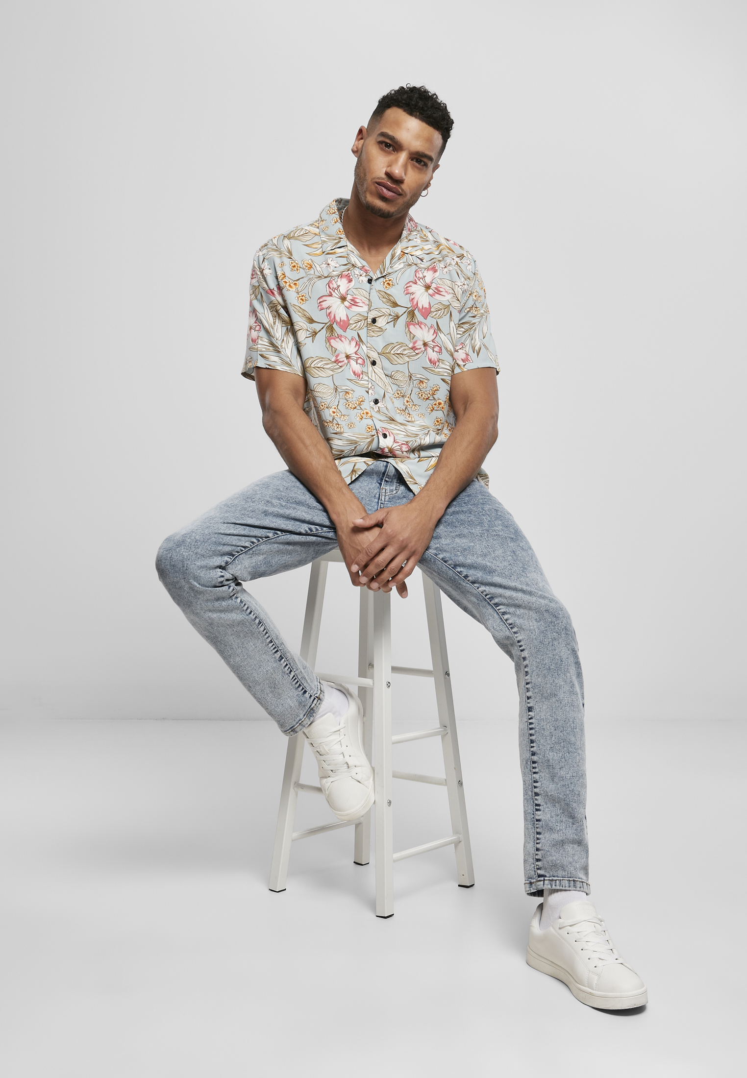 UC Men Camicia Viscose Resort lightblue hibiscus
