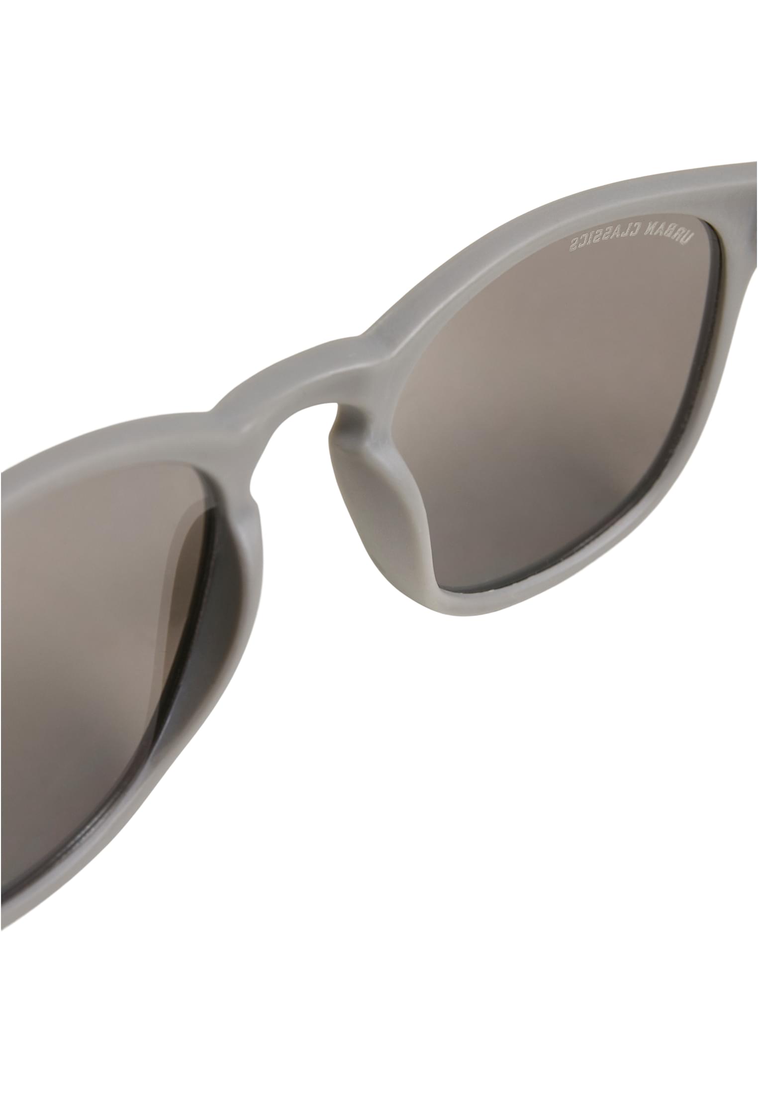 Arthur Chain-TB3380 with Sunglasses