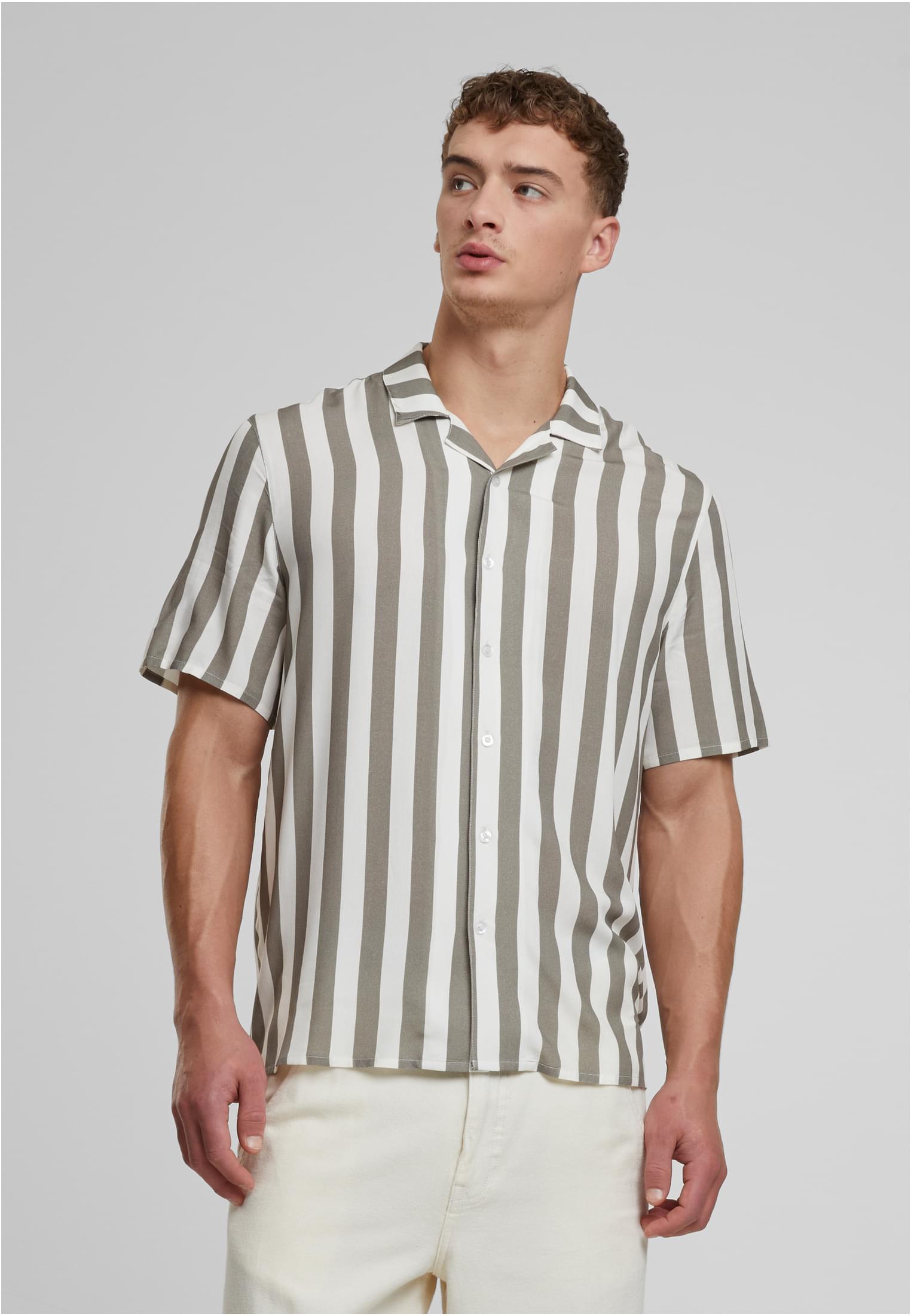 UC Men Camicia Viscose AOP Resort paleolive/offwhite