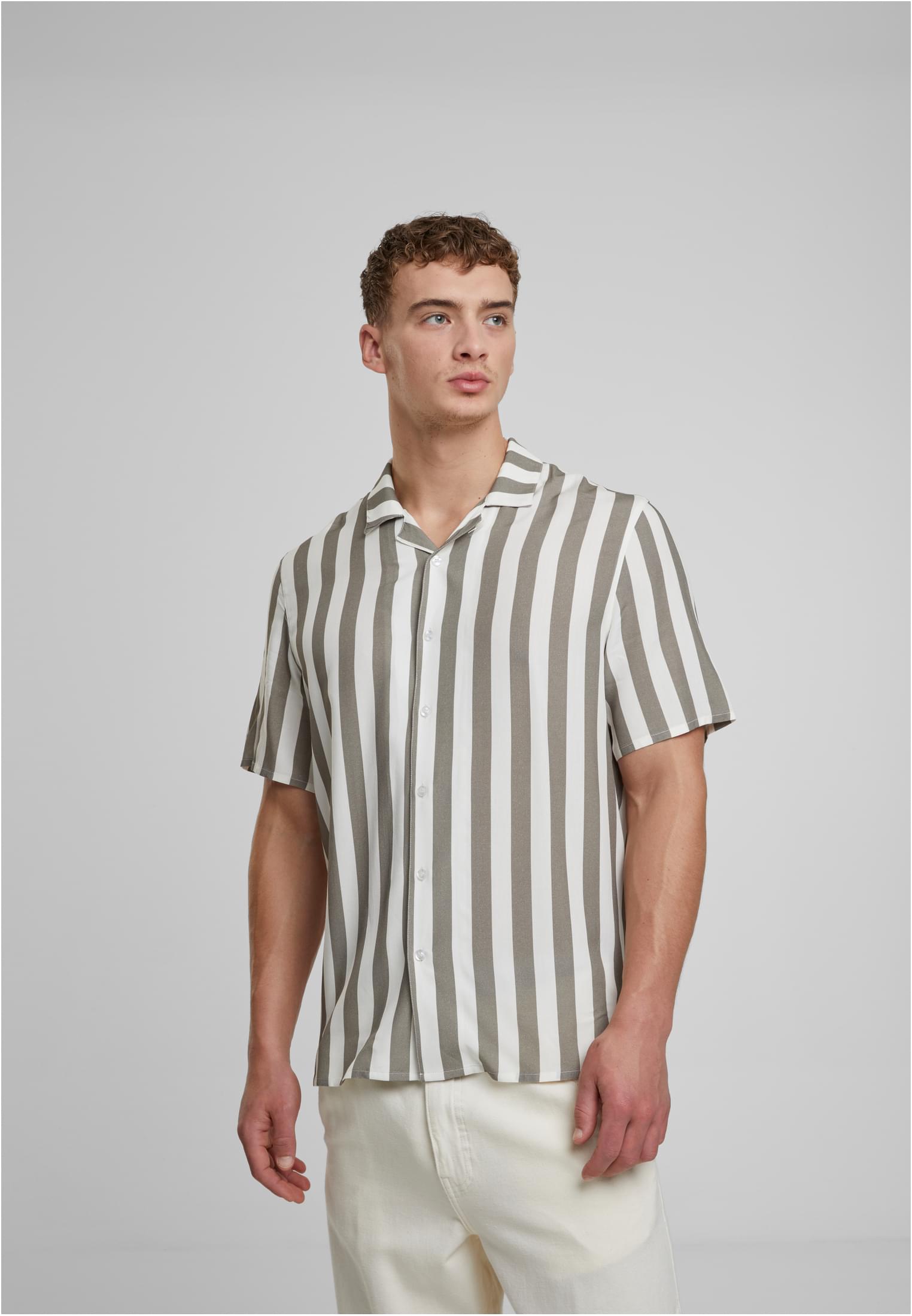 Urban Classics Camicia Viscose AOP Resort paleolive/offwhite