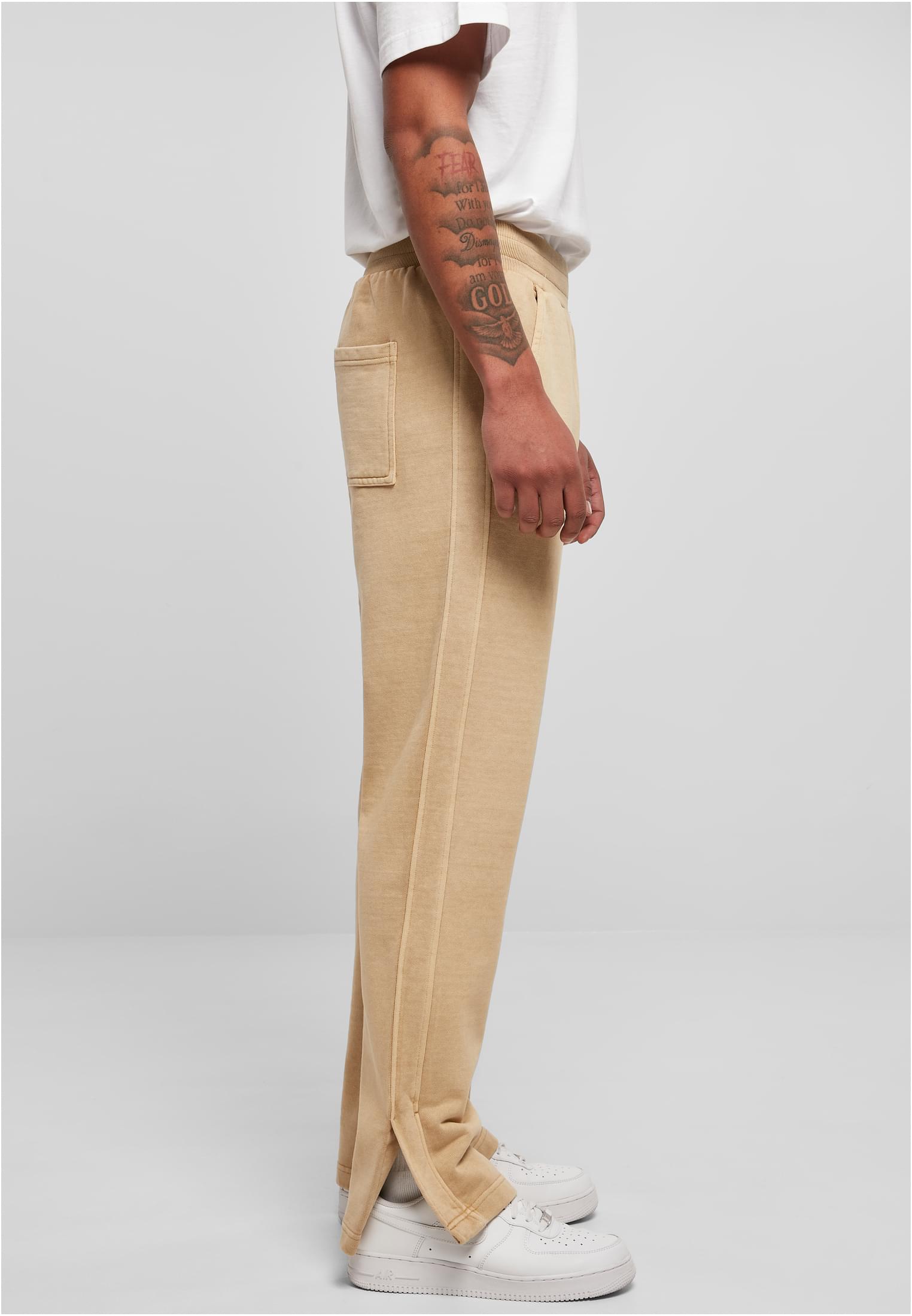 Urban Classics Pantaloni della tuta Heavy Terry Garment Dye Slit unionbeige