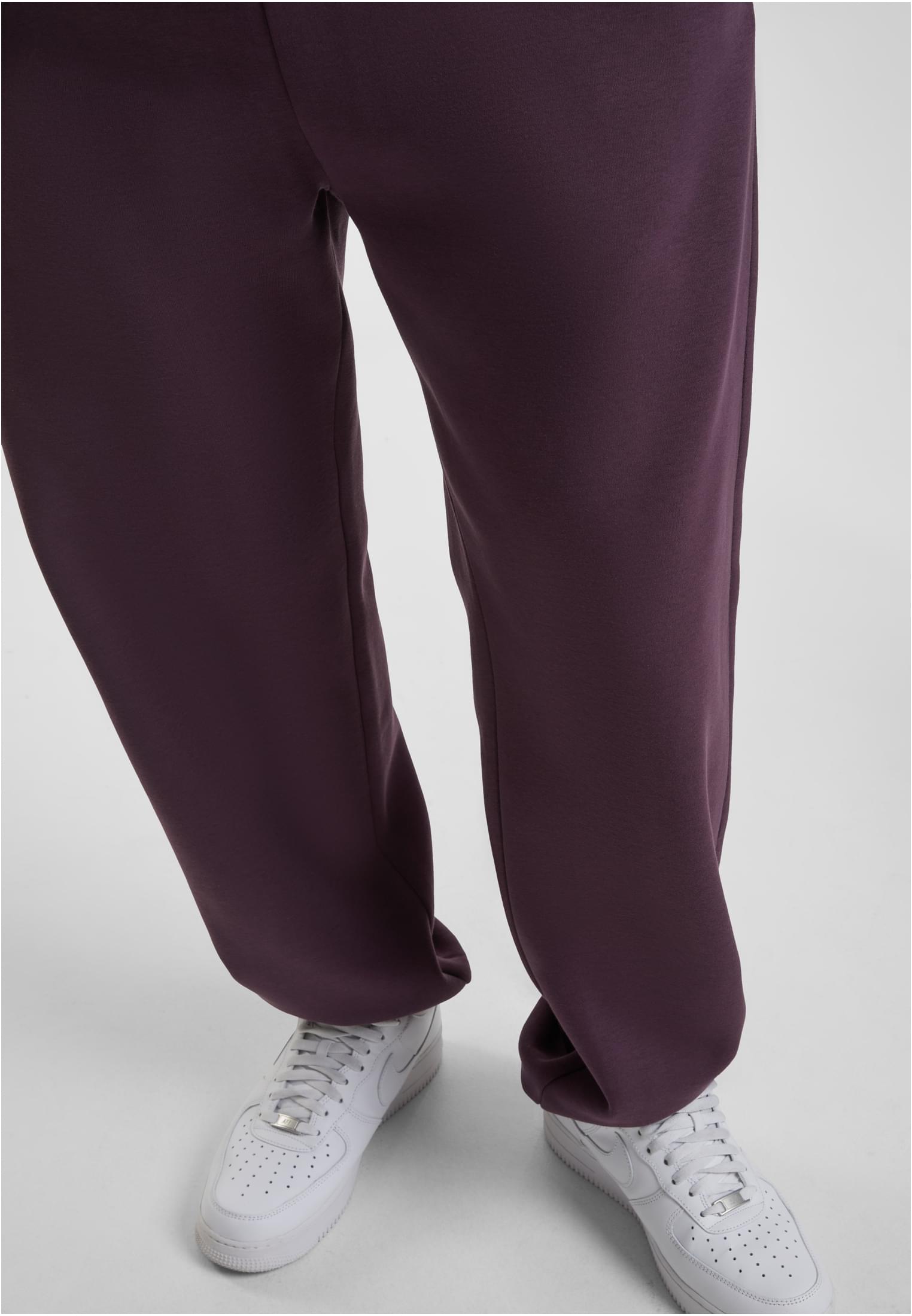 Urban Classics Pantaloni della tuta Fluffy plumpurple