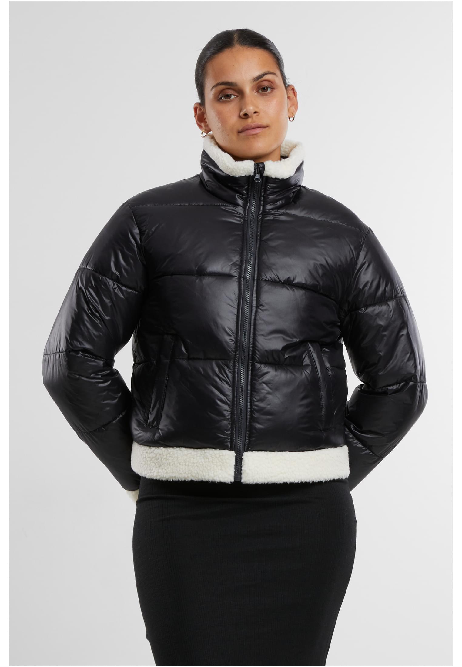 UC Ladies Giacca Essentials Shiny Sherpa black/whitesand