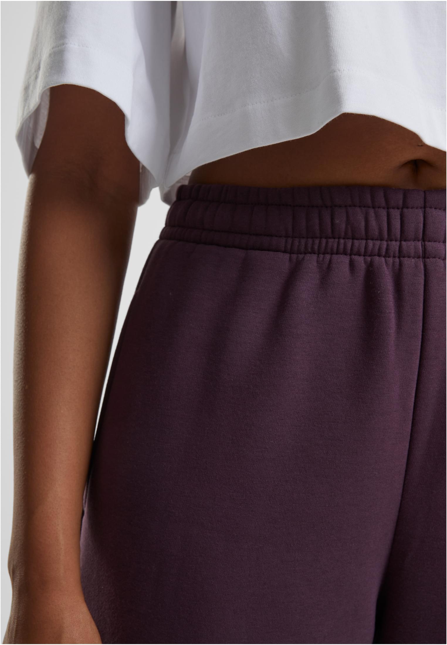 Urban Classics Pantaloni della tuta Fluffy plumpurple