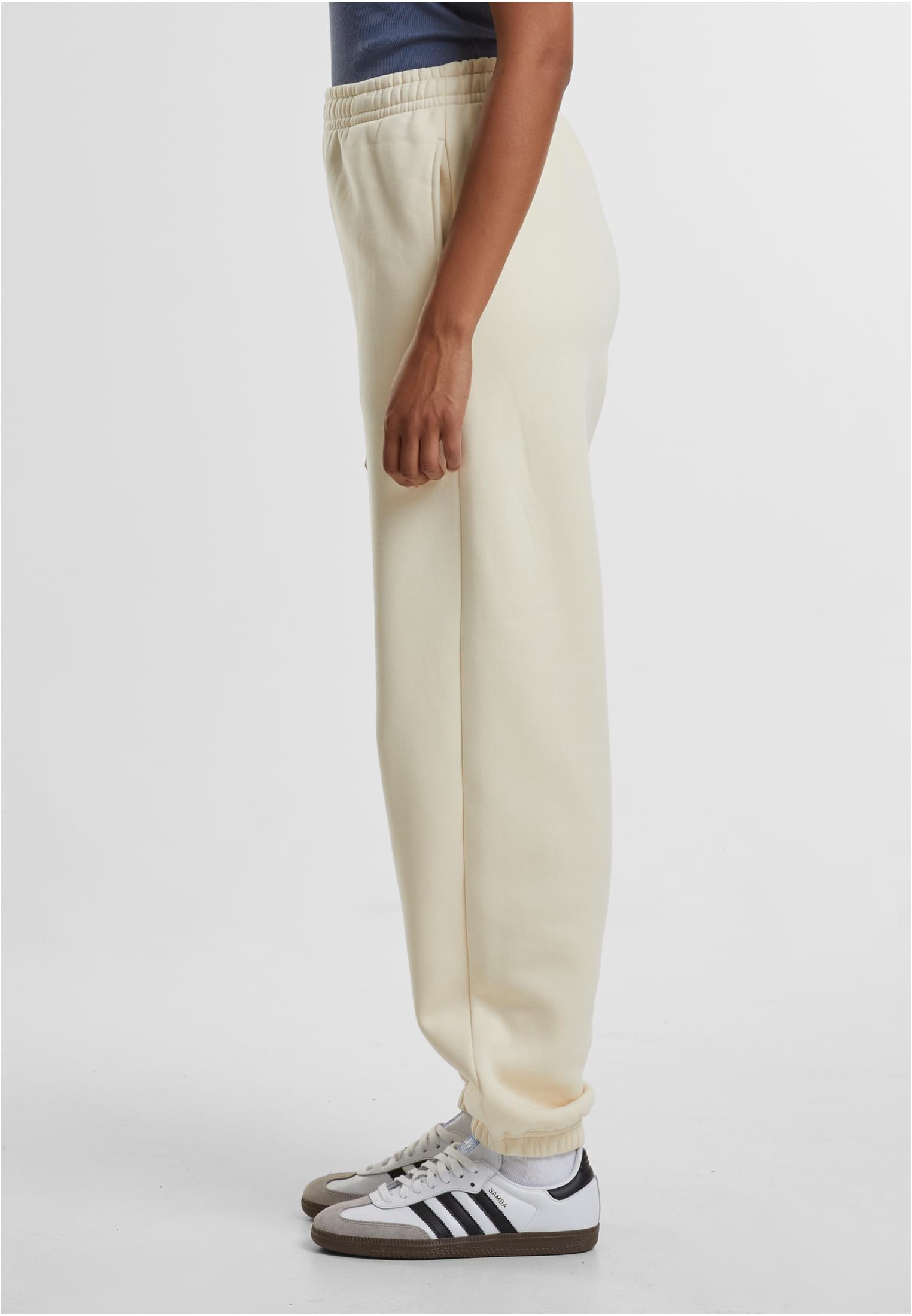Urban Classics Pantaloni della tuta Fluffy whitesand