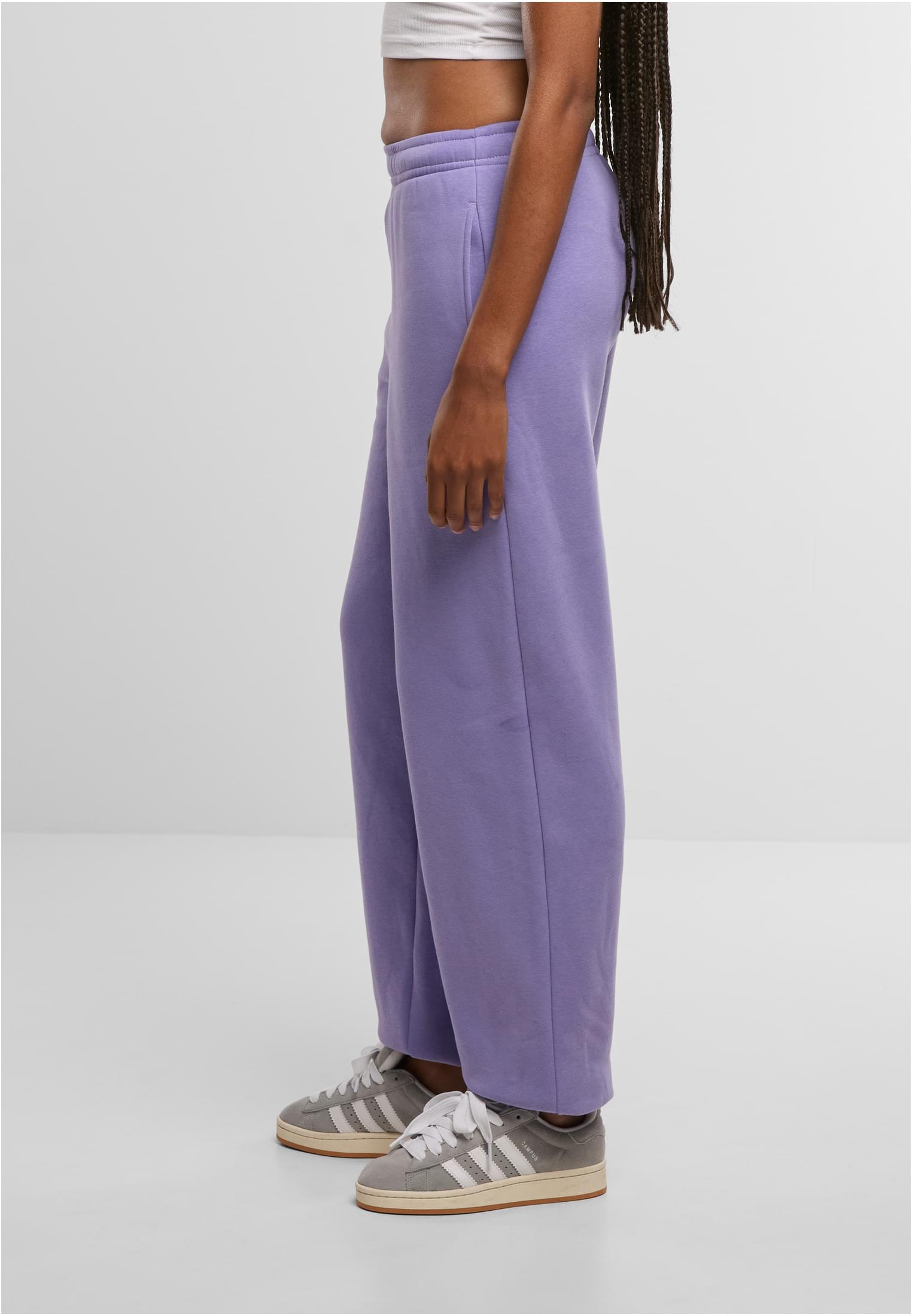 Urban Classics Pantaloni della tuta Fluffy electriclilac