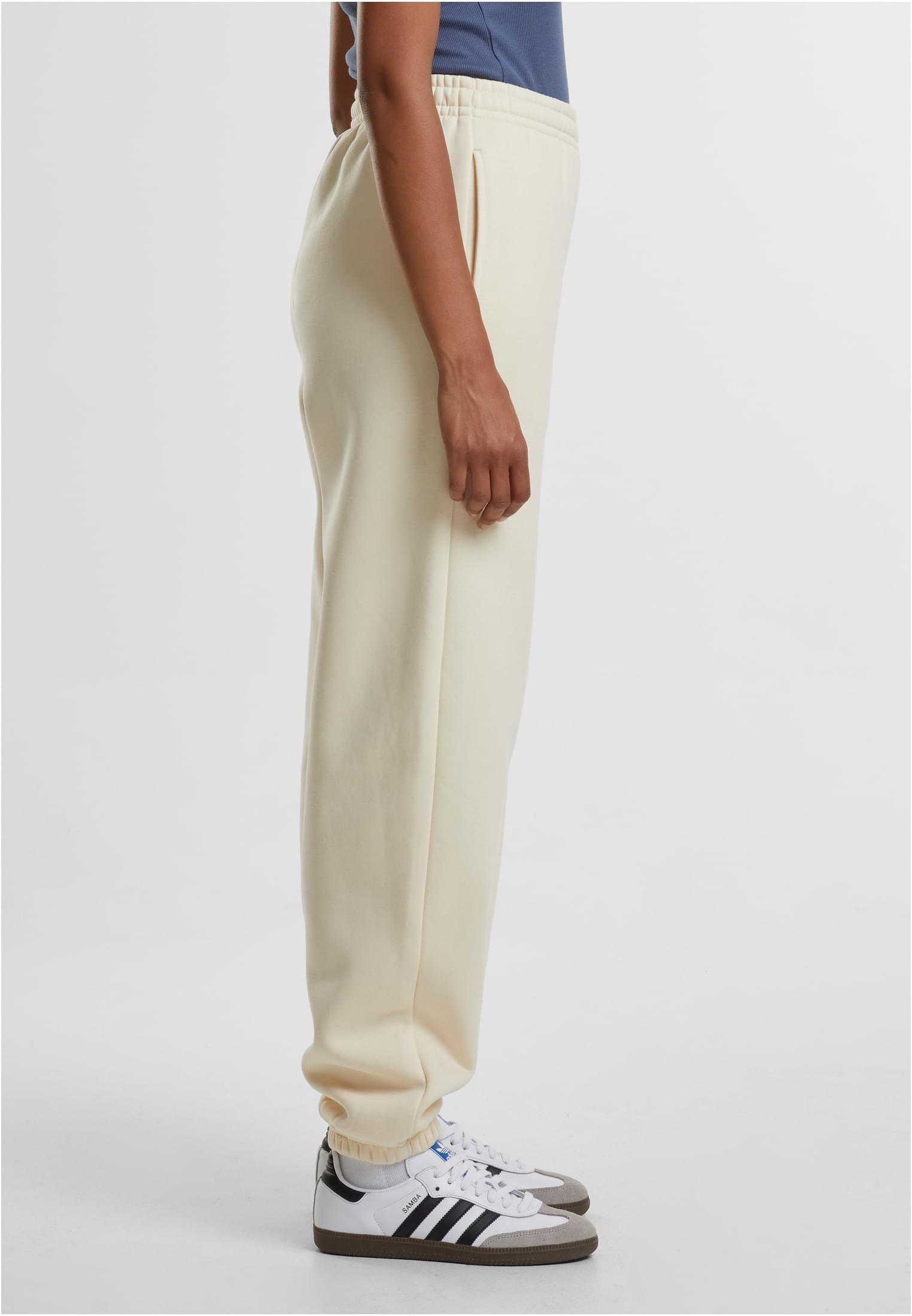Urban Classics Pantaloni della tuta Fluffy whitesand