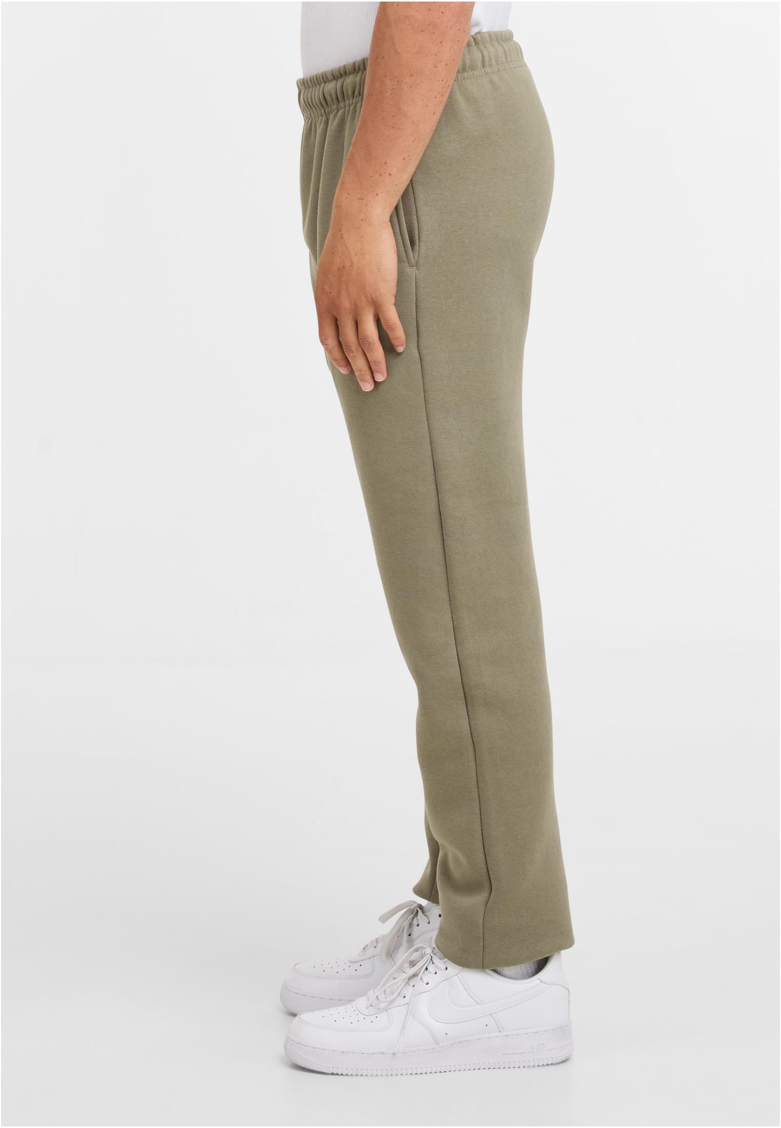 UC Men Pantaloni della tuta Basic Essential paleolive