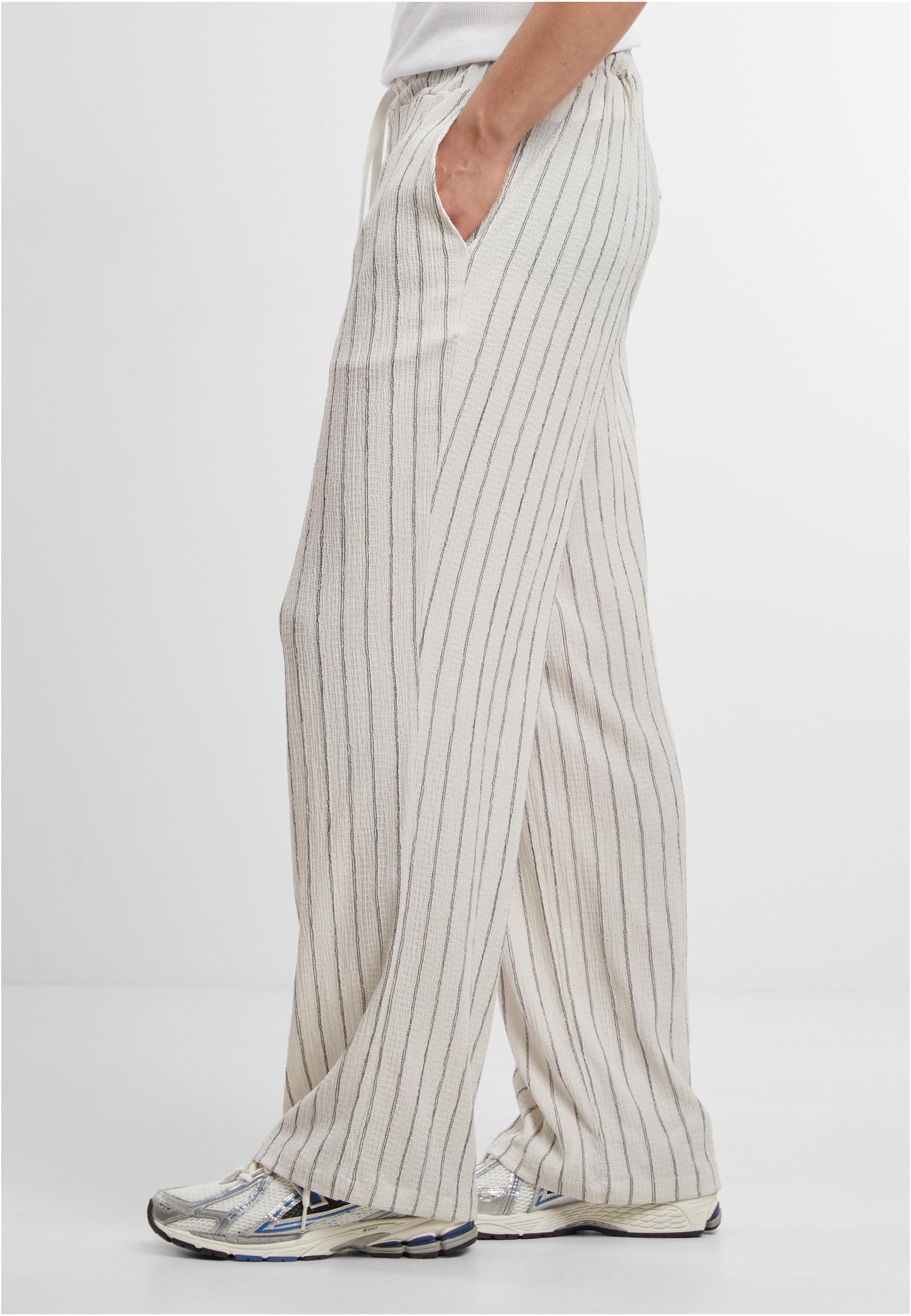 Urban Classics Pantaloni Striped Crinkle Resort